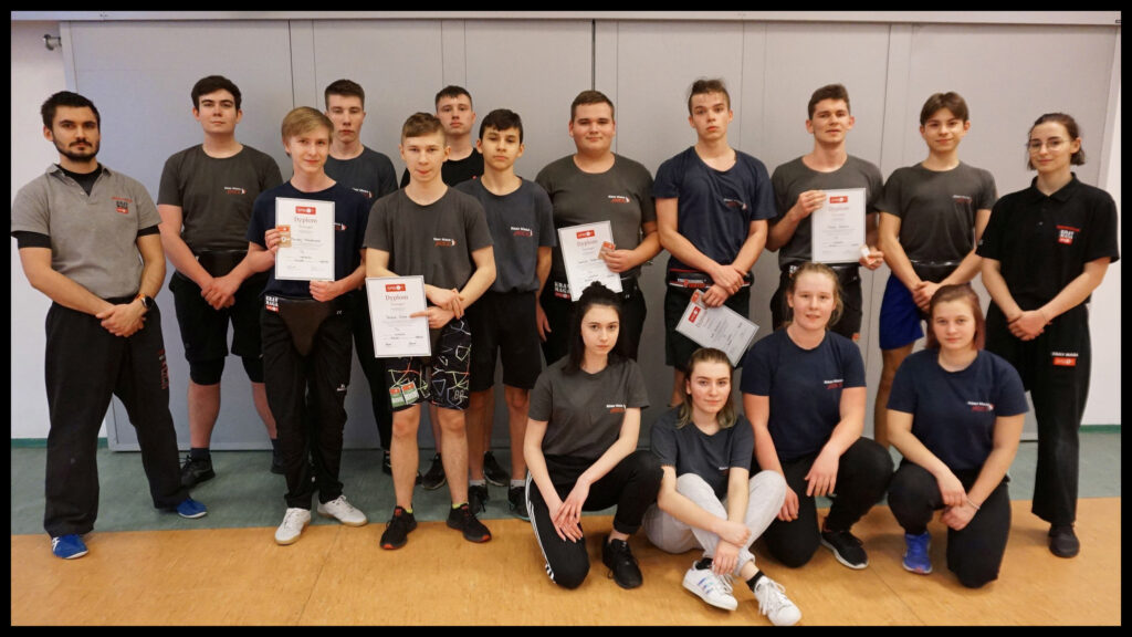 Krav Maga Teenager (15-18 lat) Katowice. Samoobrona dla dzieci i młodzieży. Ogólnorozwojowe zajęcia dodatkowe na terenie Katowic i Chorzowa